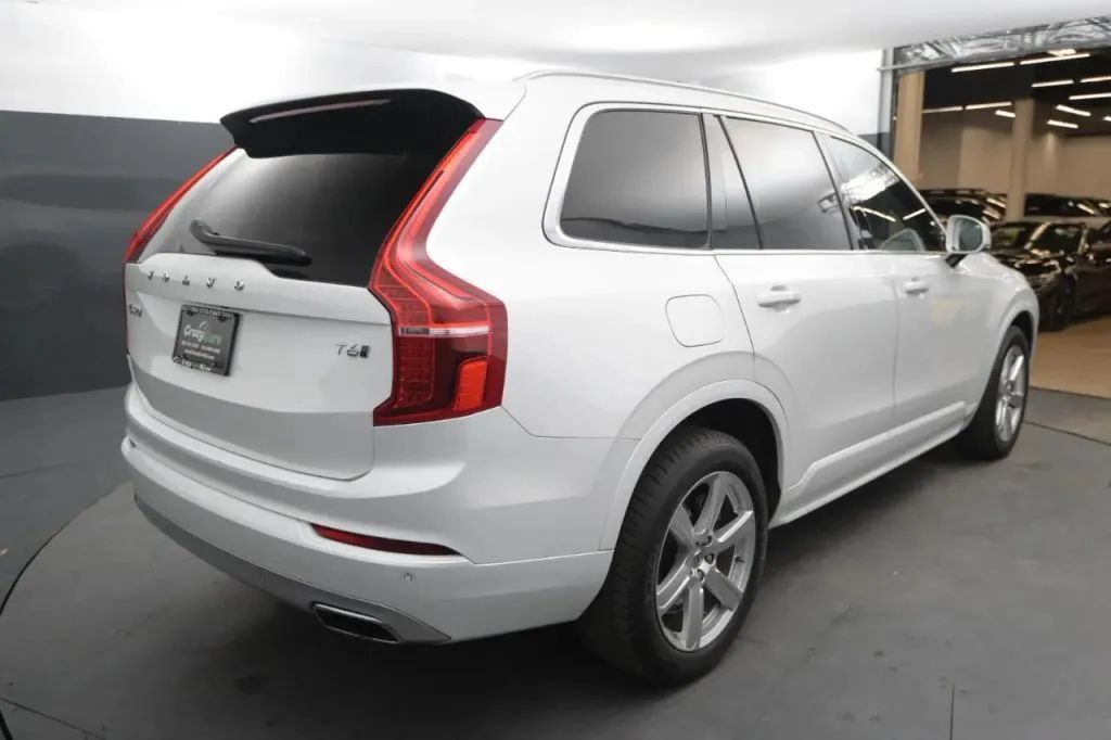 Used 2021 Volvo XC90 T6 Momentum AWD/4WD image 4