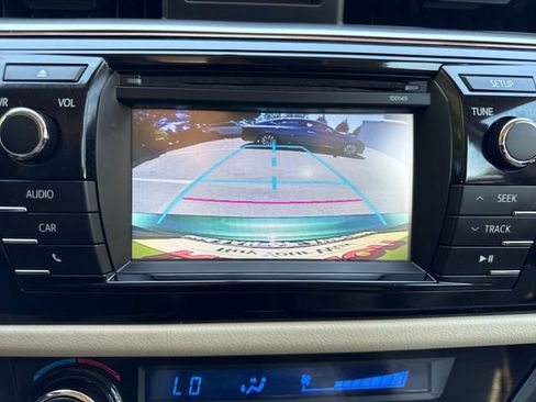 Used 2015 Toyota Corolla LE FWD image 14
