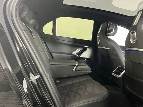 Used 2025 BMW 740i image 29