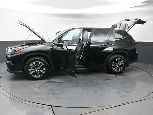 Certified 2026 Toyota Highlander XLE w/ Protection Package #3 (TMS) AWD/4WD image 52