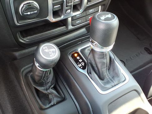 New 2026 Jeep Wrangler Sahara AWD/4WD image 32