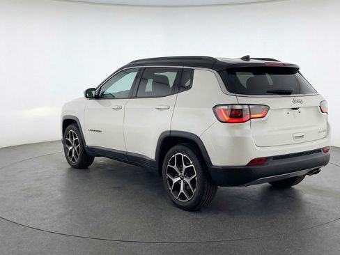 Used 2025 Jeep Compass Limited image 6