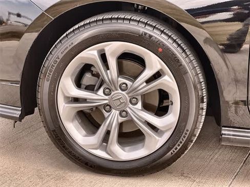 Certified 2025 Honda Accord LX image 9