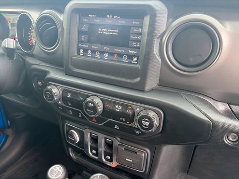 Used 2022 Jeep Wrangler Sport AWD/4WD image 11