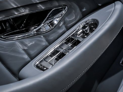 Used 2024 Bentley Continental GT image 23