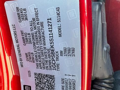 Used 2025 Chevrolet Colorado W/T RWD image 22