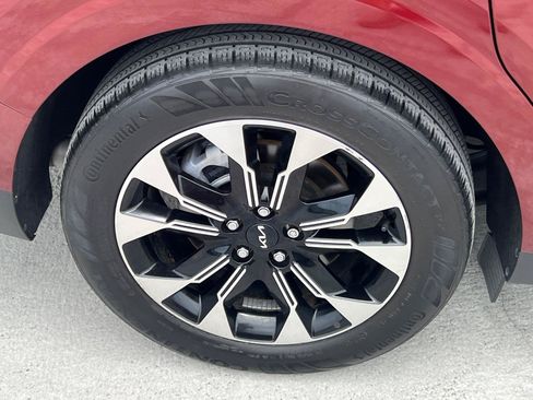 Used 2024 Kia Carnival EX FWD image 17