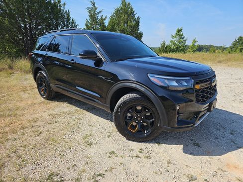 Used 2026 Ford Explorer Tremor w/ Tremor Ultimate Package AWD/4WD image 2
