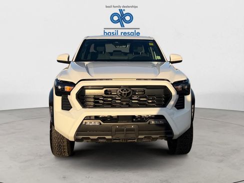 Used 2025 Toyota Tacoma TRD Off-Road image 7