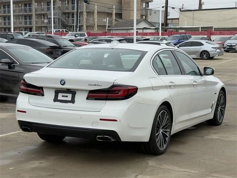 Used 2023 BMW 530e image 4