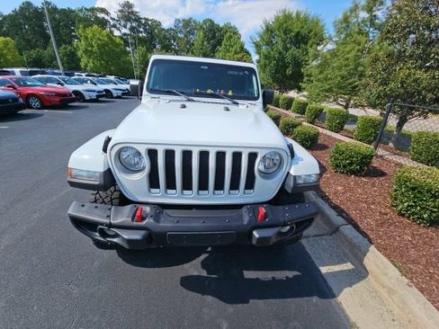 Used 2018 Jeep Wrangler Unlimited Sahara AWD/4WD image 6