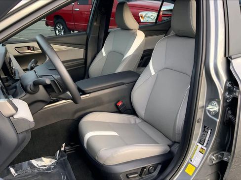 Used 2025 Toyota Camry SE image 7