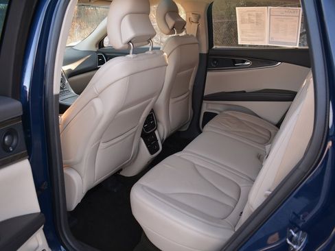 Used 2019 Lincoln Nautilus Reserve w/ Cargo Utility Package image 23