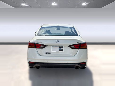 Used 2020 Nissan Altima 2.5 SR w/ Premium Package FWD image 10