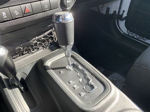 Used 2017 Jeep Wrangler Unlimited Sport image 26