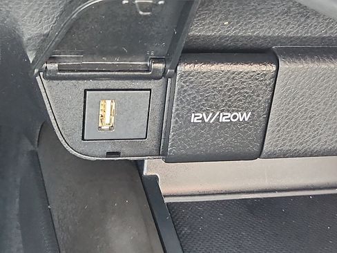 Used 2021 Toyota Camry SE AWD/4WD image 22