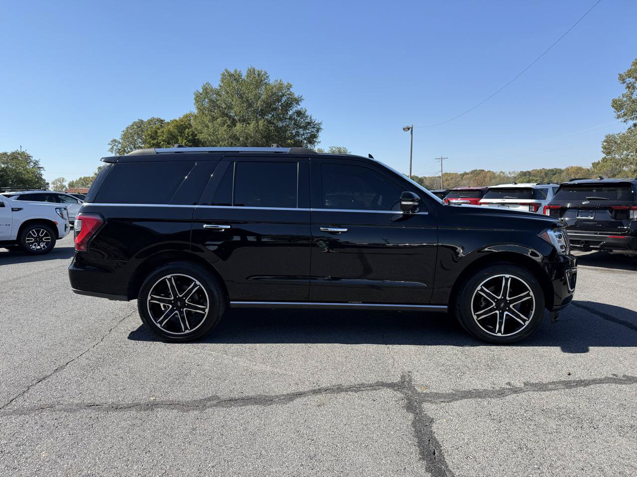 Used 2021 Ford Expedition Limited AWD/4WD image 7