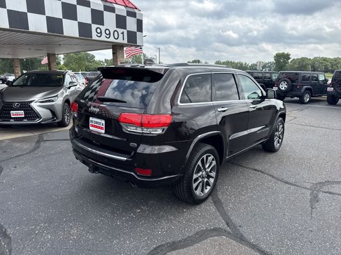 Used 2017 Jeep Grand Cherokee Overland w/ Jeep Active Safety Group image 7