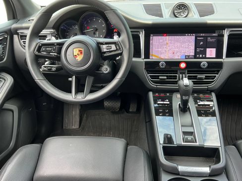 Certified 2026 Porsche Macan AWD/4WD image 16