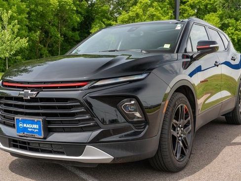 Used 2024 Chevrolet Blazer LT w/ Redline Edition AWD/4WD image 2