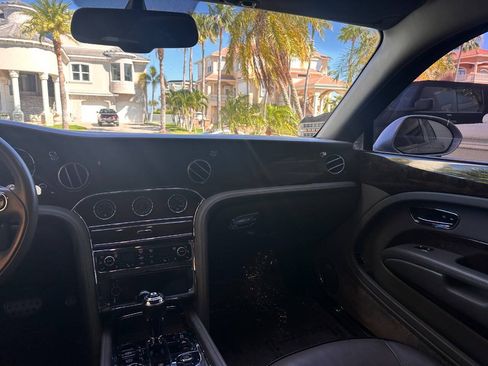 Used 2011 Bentley Mulsanne RWD image 13