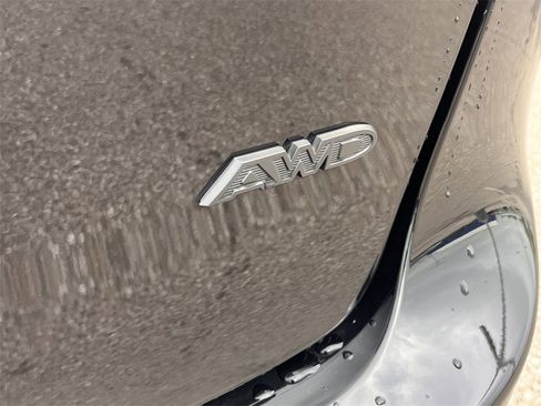 Used 2024 Chrysler Pacifica Touring-L w/ S Appearance Package image 10