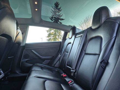 Used 2023 Tesla Model 3 Standard Range image 17