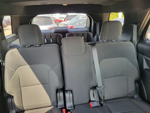 Used 2018 Ford Explorer XLT w/ Equipment Group 201A AWD/4WD image 27