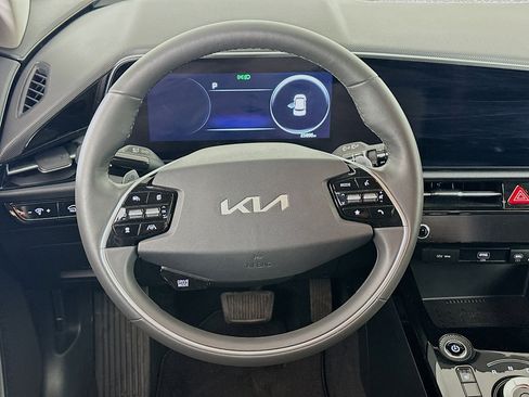 Used 2023 Kia Niro Wind w/ Wind Preserve Package FWD image 18