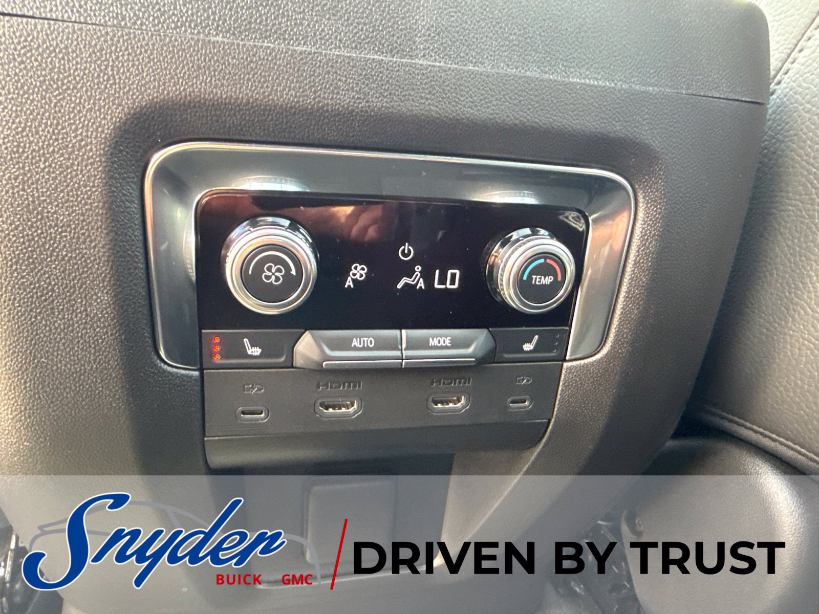 New 2026 GMC Yukon Denali w/ Advanced Technology Package AWD/4WD image 25