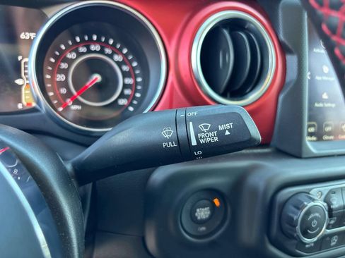 Certified 2022 Jeep Gladiator Rubicon w/ LED Lighting Group AWD/4WD image 28