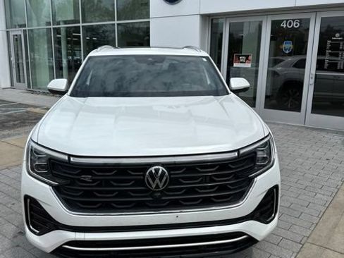 Certified 2025 Volkswagen Atlas Cross Sport SEL Premium R-Line AWD/4WD image 25