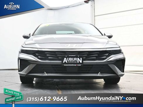 Used 2024 Hyundai Elantra SEL w/ Convenience Package FWD image 24