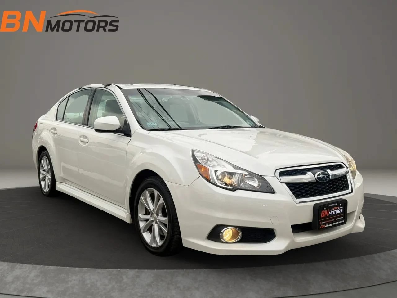 Used 2013 Subaru Legacy 3.6R Limited AWD/4WD image 4
