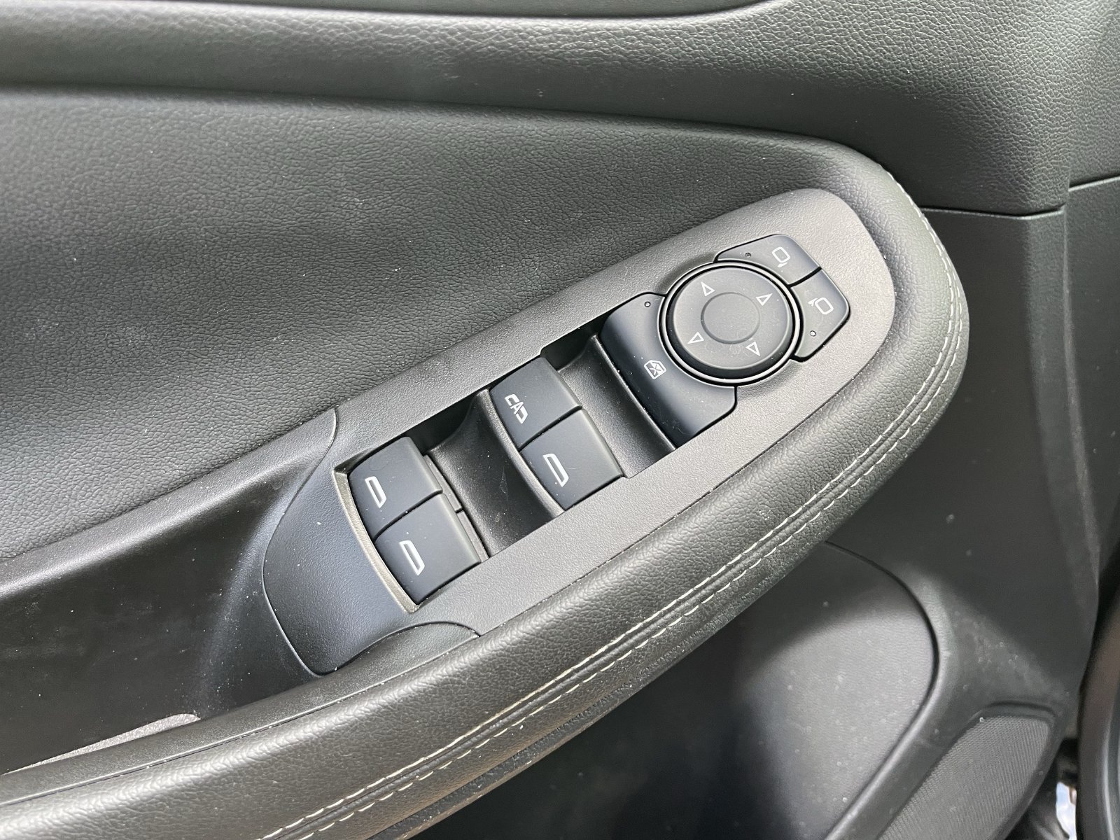 Used 2024 Buick Encore GX Sport Touring FWD image 10