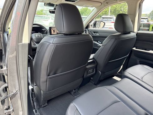 New 2026 Nissan Pathfinder SL FWD image 16