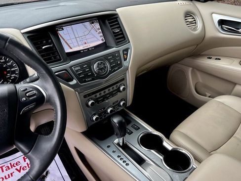 Used 2018 Nissan Pathfinder SL image 41