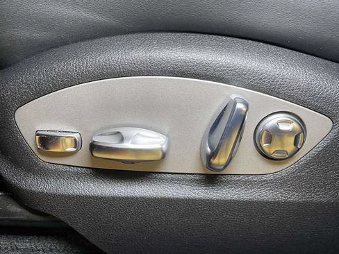 Certified 2026 Porsche Macan AWD/4WD image 18