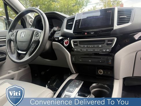 Used 2018 Honda Pilot Touring image 31