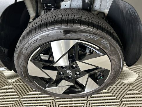 Used 2024 Hyundai Kona Limited AWD/4WD image 10