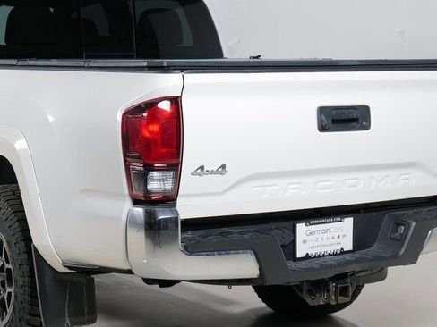 Used 2018 Toyota Tacoma SR5 image 29