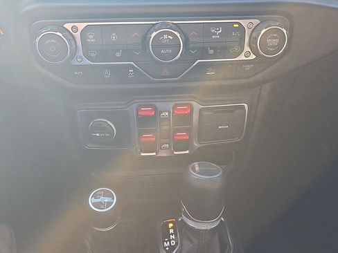 Used 2021 Jeep Gladiator Sport AWD/4WD image 17