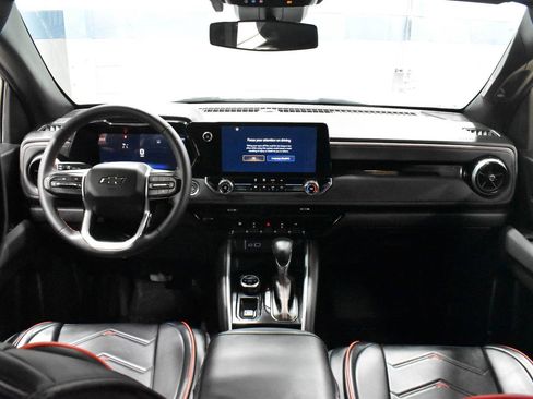 Used 2024 Chevrolet Colorado Z71 AWD/4WD image 5
