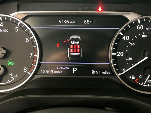 Used 2025 Nissan Pathfinder S FWD image 15