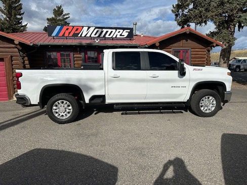 Used 2022 Chevrolet Silverado 2500 LT w/ Convenience Package image 26