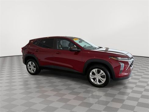 Certified 2025 Chevrolet Trax LS image 13