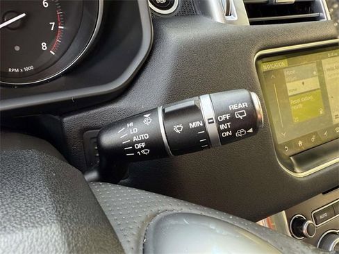 Used 2017 Land Rover Range Rover Sport SE image 20