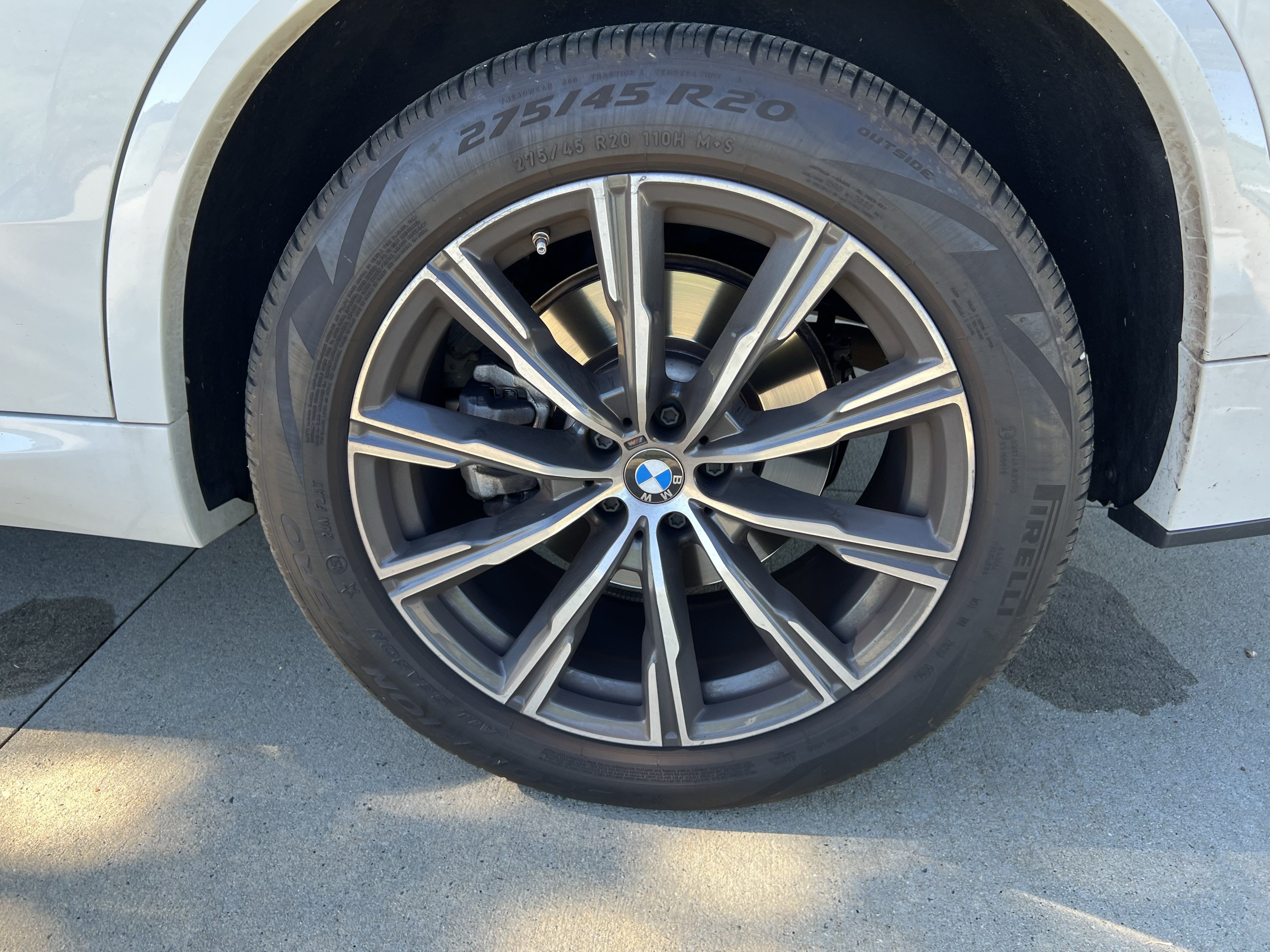 Used 2024 BMW X5 xDrive40i w/ M Sport Package AWD/4WD image 13