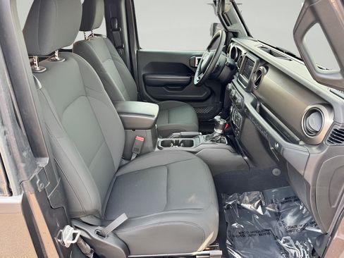 Used 2018 Jeep Wrangler Sport AWD/4WD image 11