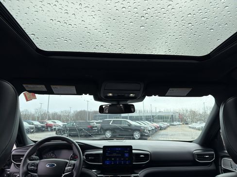 Used 2022 Ford Explorer ST-Line w/ Class IV Trailer Tow Package image 29